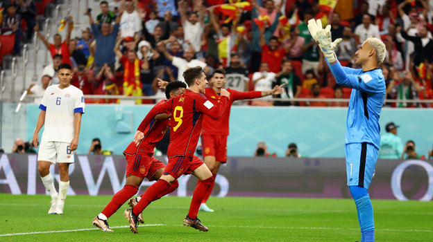 Гави (№9) празднует пятый гол в матче Испании и Коста-Рики (7:0). Фото Reuters Гави (№9) празднует пятый гол в матче Испании и Коста-Рики (7:0). Фото Reuters