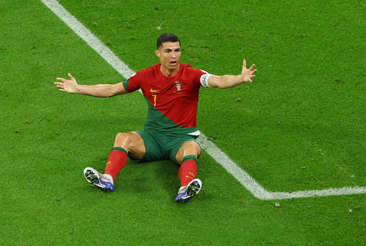 Нападающий сборной Португалии Криштиану Роналду считает, что именно он  забил первый гол в матче с Уругваем на ЧМ-2022. Спорт-Экспресс
