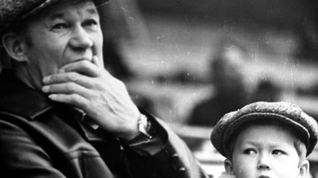 Всеволод Бобров с сыном Михаилом.