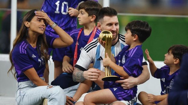 Лионель Месси со своей семьей. Фото Reuters