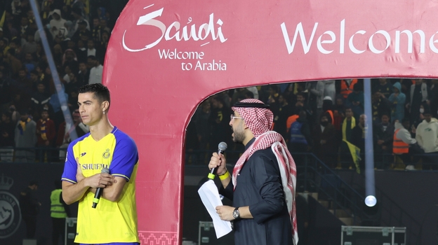 
                        Роналду получит 200 миллионов евро за продвижение заявки Саудовской Аравии на ЧМ-2030. Ее конкурент — Португалия
                    
