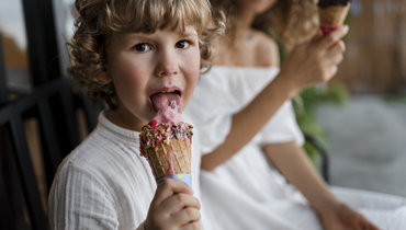 Нутрициолог определила безопасное количество сладостей для детей