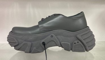 Российский производитель обуви представил кроссовки с обогревом, вентиляцией и массажем