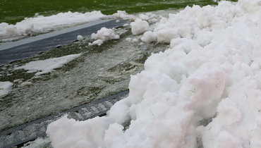 Диктор стадиона «Волги» попросил зрителей не бросать снежки во время матча с «Зенитом»