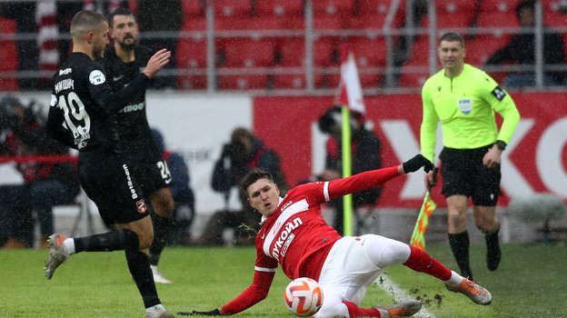 Бывший президент «Спартака» Андрей Червиченко прокомментировал отмененный гол форварда красно-белых Александра Соболева в матче 18-го тура РПЛ против «Урала». Спорт-Экспресс