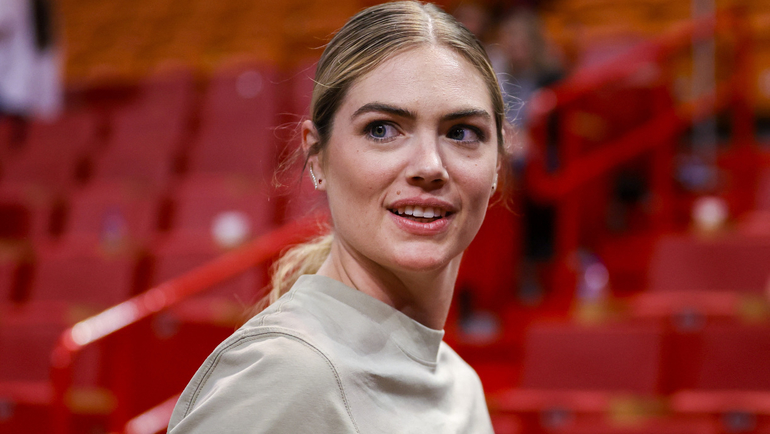 Кейт Аптон кеуделері