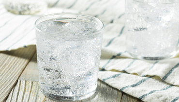 Можно ли пить минеральную воду каждый день? Отвечает эксперт