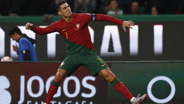 Португалия разгромила Лихтенштейн, Роналду сделал дубль и установил рекорд по матчам за сборные