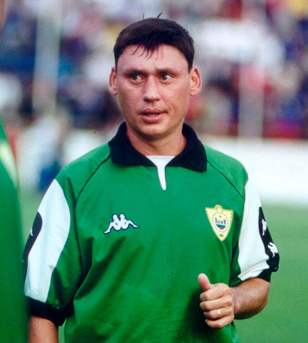 Футболист Илья Цымбаларь.