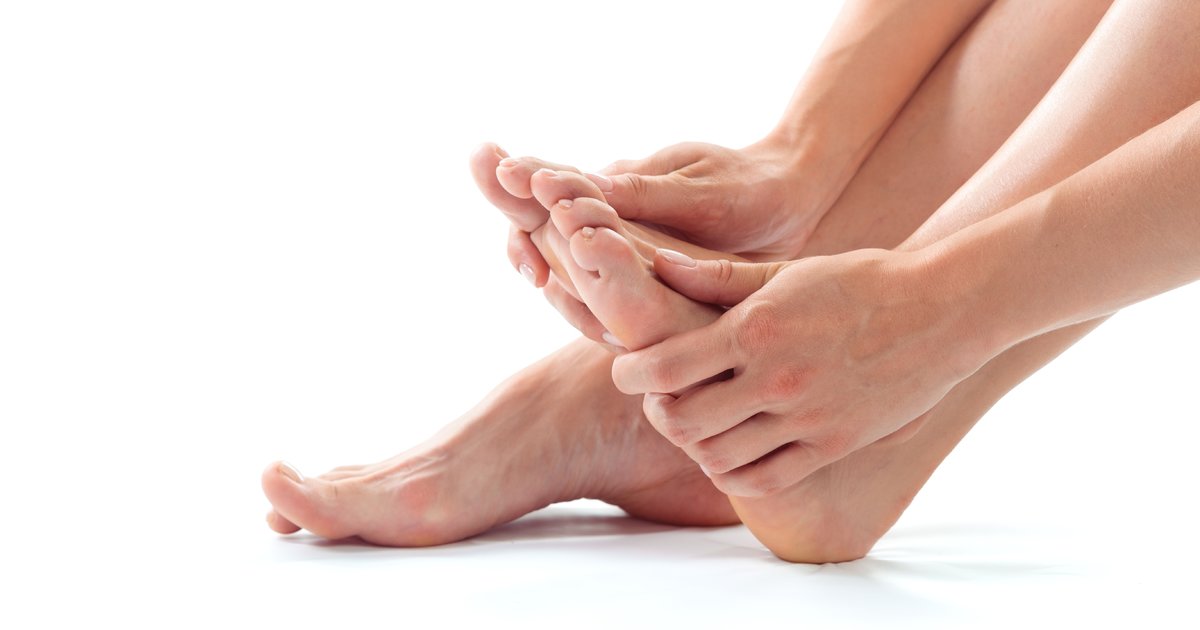 Ушиб пальца на ноге: что делать, лечение в домашних условиях, симптомы