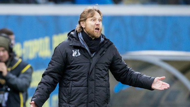 Валерий Карпин.