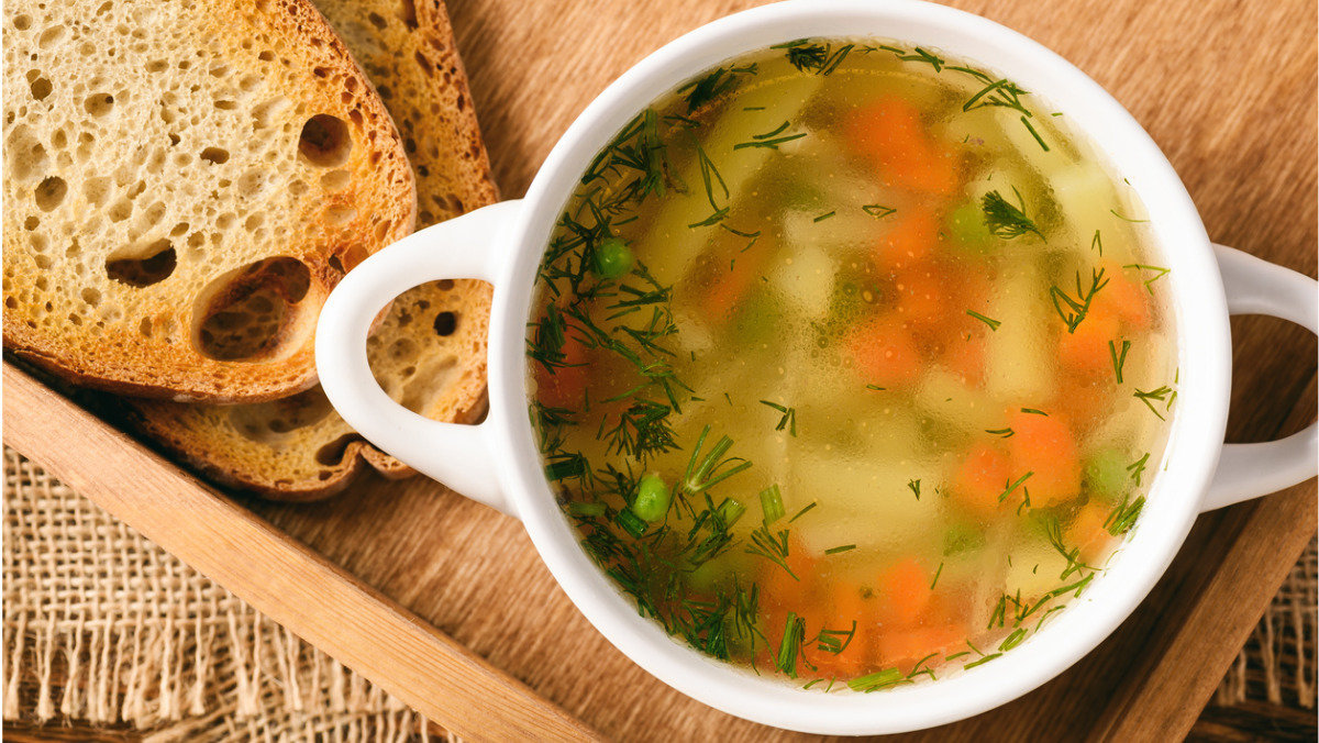 Куриный суп с капустой: рецепт - Лайфхакер