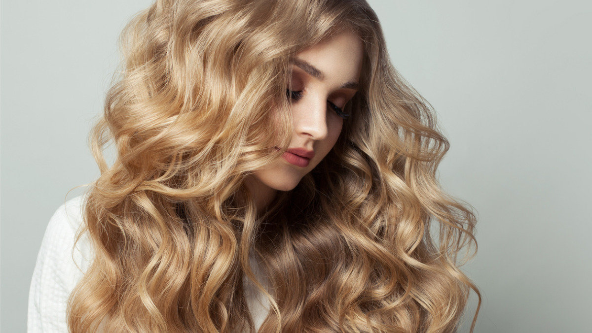 Как уложить длинные волосы быстро и красиво: 7 вариантов