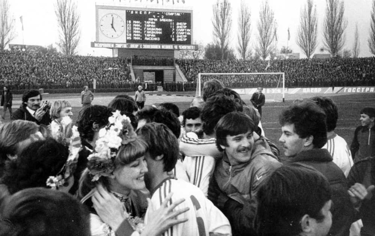 Летопись Акселя Вартаняна. 1983 год. Часть четырнадцатая. «Вокруг  чемпионата неспортивная обстановка — чрезмерно опекают «Спартак».  Спорт-Экспресс