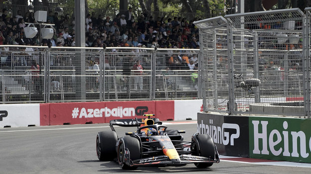 Награждение гонщиков формулы 1. Шумахер с кубком формула 1. Победитель гонки. Победителя гонки по изображению. Гонка победителей.