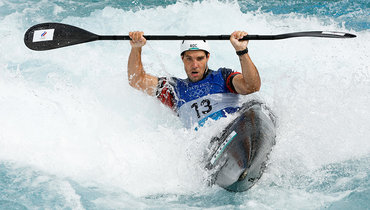 Байдарочник Павел Эйгель выступает на Олимпиаде в Токио.