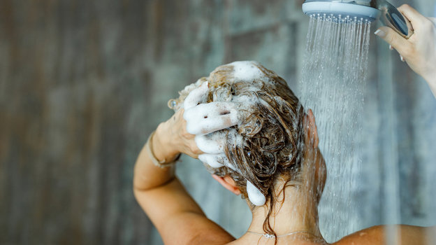Женщины моются в душе - порно видео на kingplayclub.ru