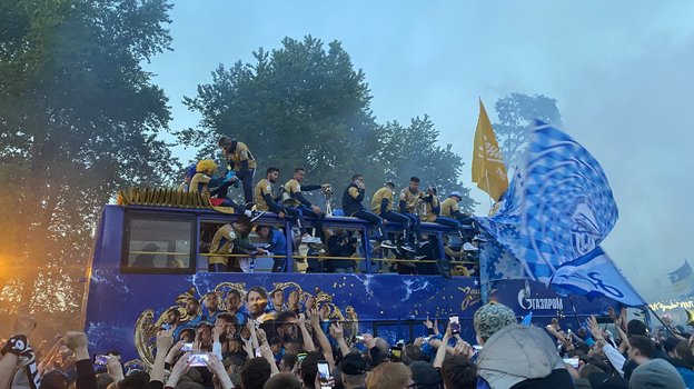 Чемпионский автобус «Зенита» в Санкт-Петербурге.