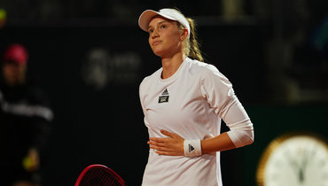 Рыбакина выиграла турнир WTA в Риме, Калинина снялась из-за травмы во втором сете финала