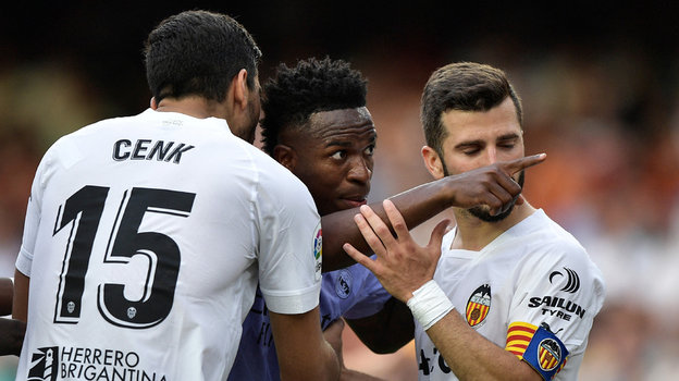 Валенсия — Реал — 1:0, скандал с Винисиусом: расизм, потасовки и удаление футболиста мадридцев