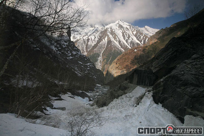 Ледяное ущелье в Гималаях