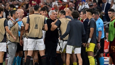 Полузащитник «Севильи» Жордан схватил себя за пах после победного пенальти в финале Лиги Европы