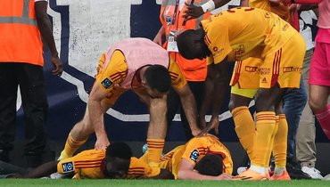 Болельщик «Бордо» ударил игрока «Родеза» и сорвал матч за выход в лигу 1
