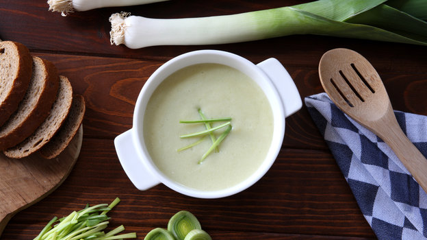 Яблочный суп с луком-пореем: рецепт приготовления и польза для здоровья