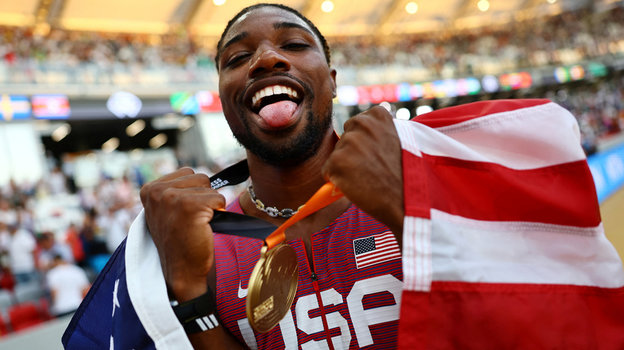 Әдемі сексуалды жігіт