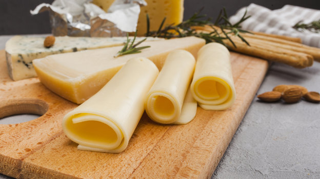 Сыр в бодибилдинге: полезное дополнение или вредный продукт?