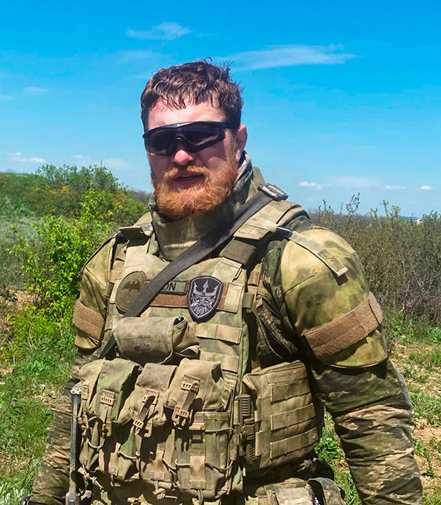 Владимир Минеев. Боец Владимир Минеев.