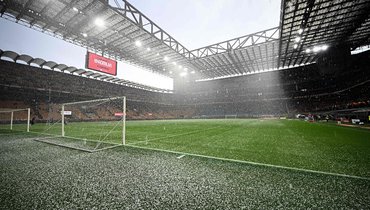 Начало матча «Милан» — «Верона» отложили из-за дождя с градом