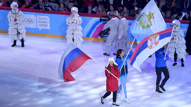 Спортсмены на церемонии открытия Юношеских Олимпийских игр в 2020 году