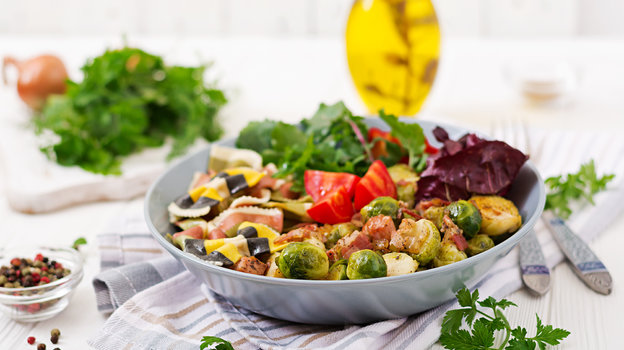 Греческий салат с Фетаксой