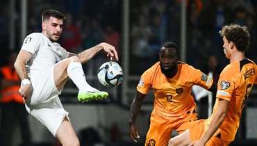 Сборная Нидерландов на последних минутах вырвала победу у Греции в матче отбора Евро-2024