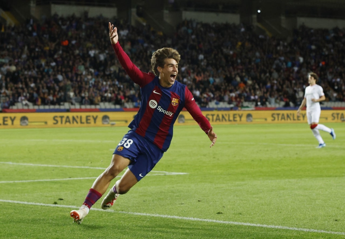 Игрок «Барселоны» забил гол первым ударом во взрослом футболе через 33  секунды после выхода на замену. Спорт-Экспресс