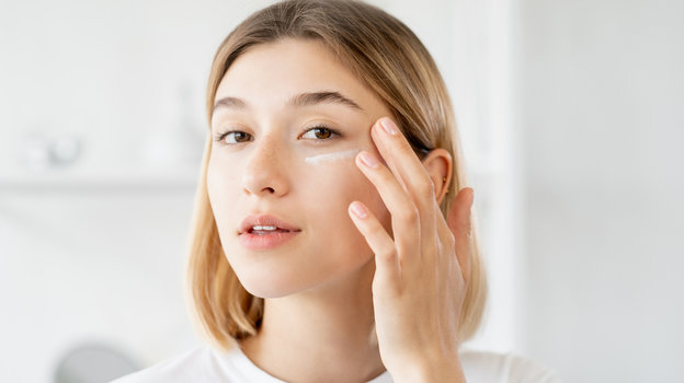 Как убрать шелушения на лице — 3 косметологические процедуры