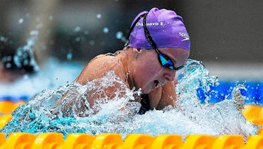 Чикунова выиграла золото чемпионата России по плаванию на короткой воде, Ефимова стала серебряным призером