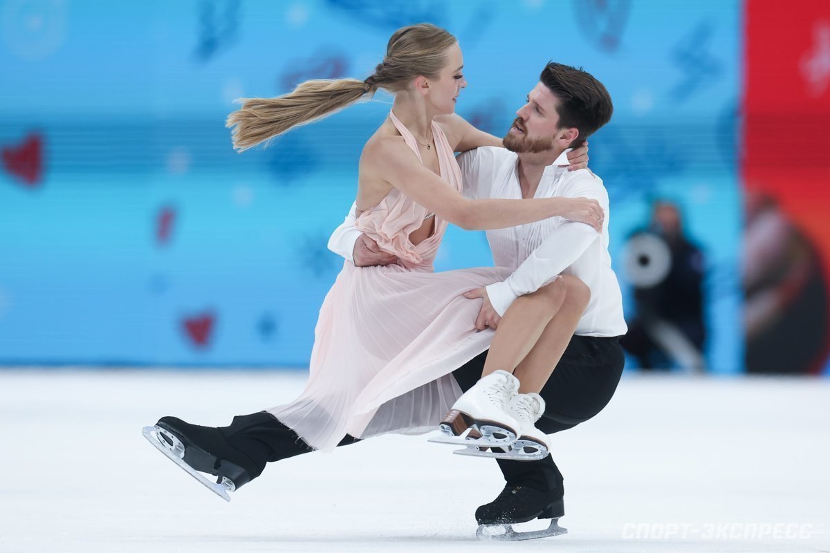 Степанова и Букин победили в танцах на льду на «Гран-при России» в Москве.  Спорт-Экспресс