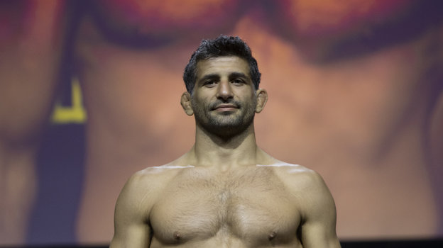 Боец UFC Бенеил Дариуш.