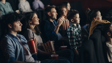 Какие фильмы покажут в кинотеатрах в новогодние праздники в Москве
