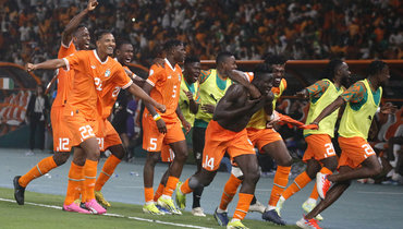Безумная развязка для Кот-д'Ивуара с голом пяткой на 120-й минуте, вратарь ЮАР отразил четыре пенальти