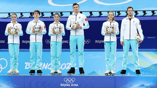 Когда будут вручать медали командного турнира фигуристов в Пекине-2022 и будет ли Россия участвовать в церемонии