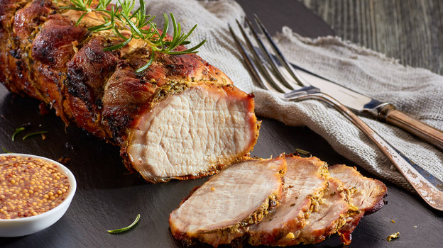 Как приготовить сочную свинину в духовке: советы нутрициолога