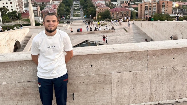 Умар Нурмагомедов.