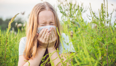 Аллергия на цветение: причины, симптомы, лечение