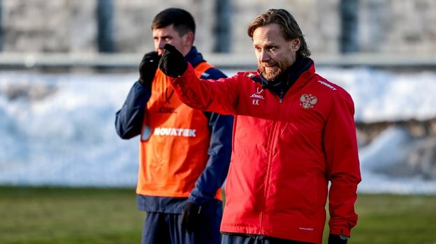 Валерий Карпин.