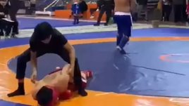 17-летний боец ММА погиб во время боя. Он скрыл от тренера, что держит пост