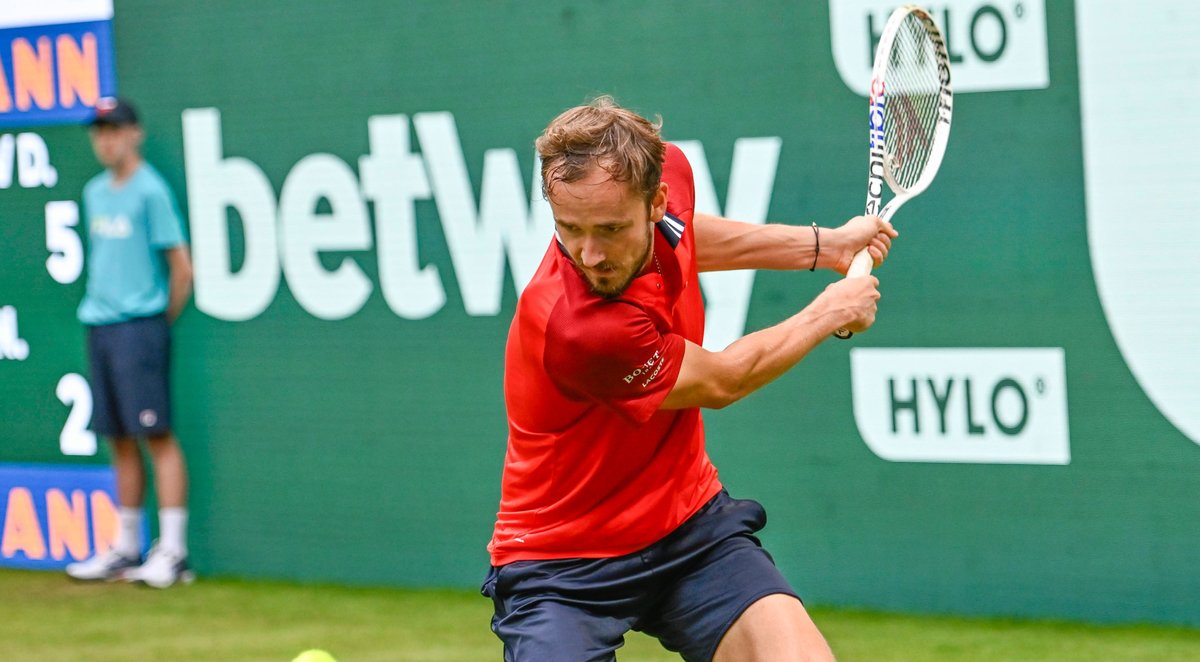 Даниил Медведев — Нуну Боржеш: обзор матча на турнире ATP 500 в Галле 17  июня 2024. Спорт-Экспресс