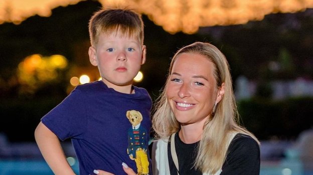Жена Волкова Вита с 5-летним сыном Мирославом.